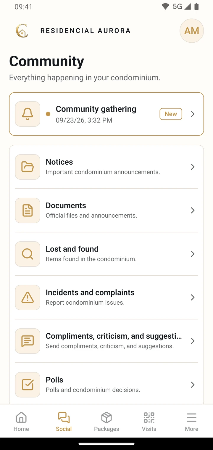 CondViva Community screen with notices, documents, and polls
